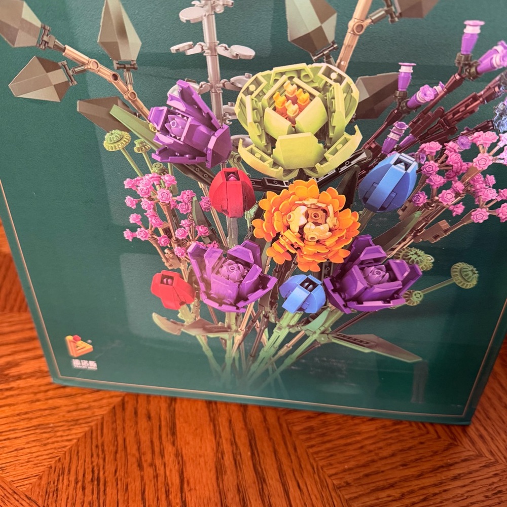 Hey tech 999 piece 3D building blocks Green and Multicolor Flower Bouquet Set - Picture 4 of 11